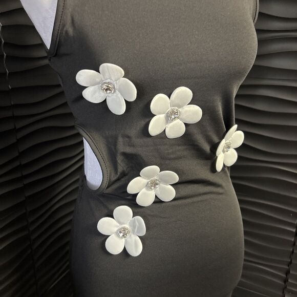 Sleeveless Flower Design Dress (A337) - Picture 3 of 6
